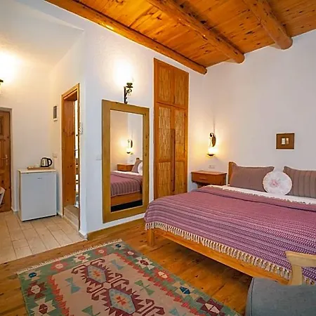 Watermill Hotel فندق