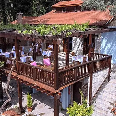 Watermill Hotel فندق *